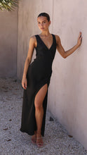 Load image into Gallery viewer, Billy J - Taylor Maxi in Black